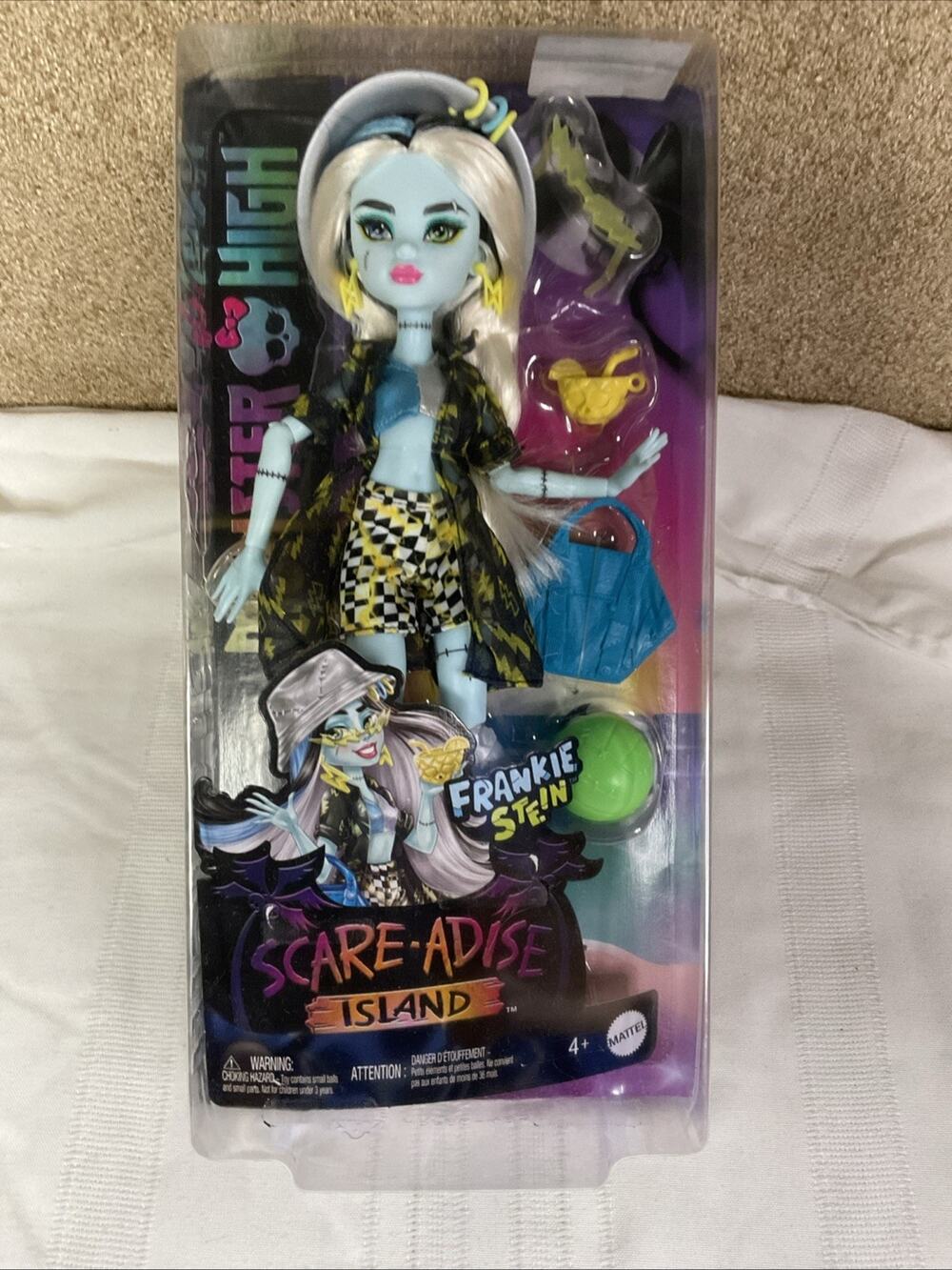 NEW NIB Monster High FRANKIE STEIN Scare-Adise Island